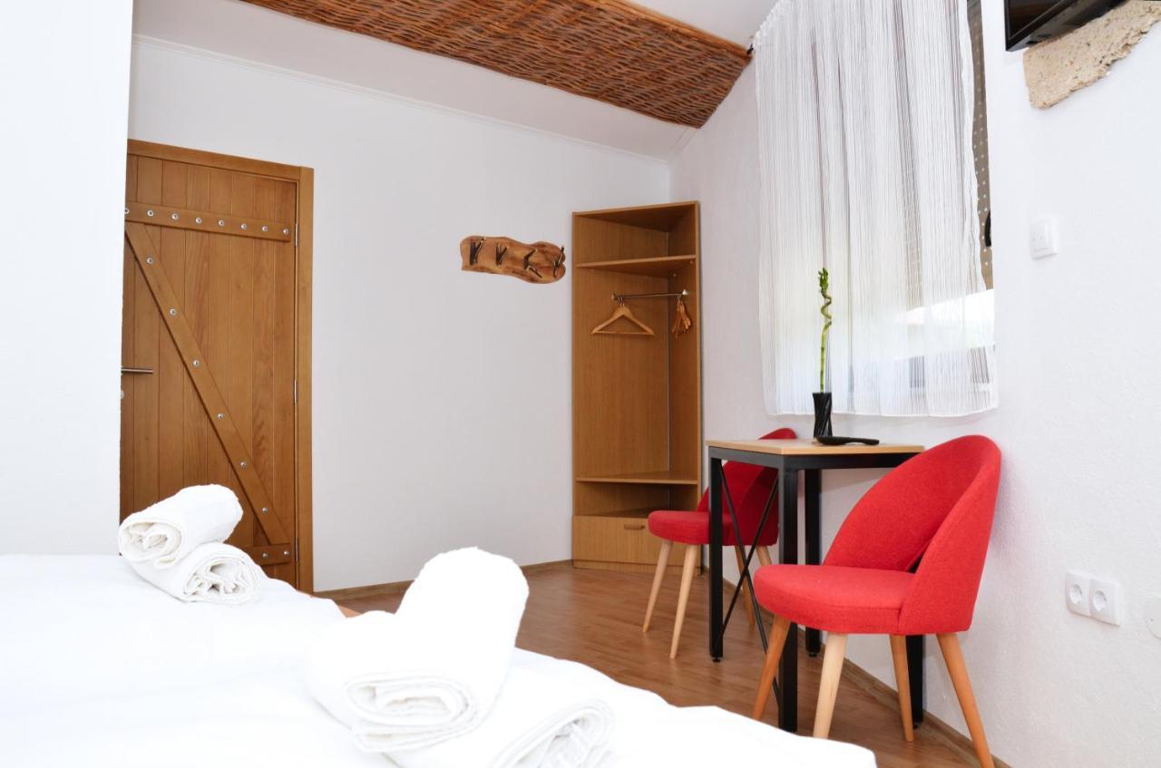 Motel Konoba Slapovi Jajce Exterior foto