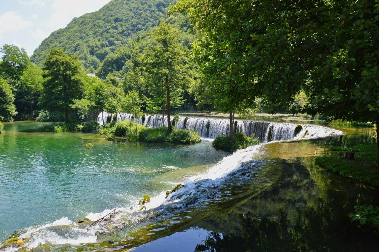Motel Konoba Slapovi Jajce Exterior foto
