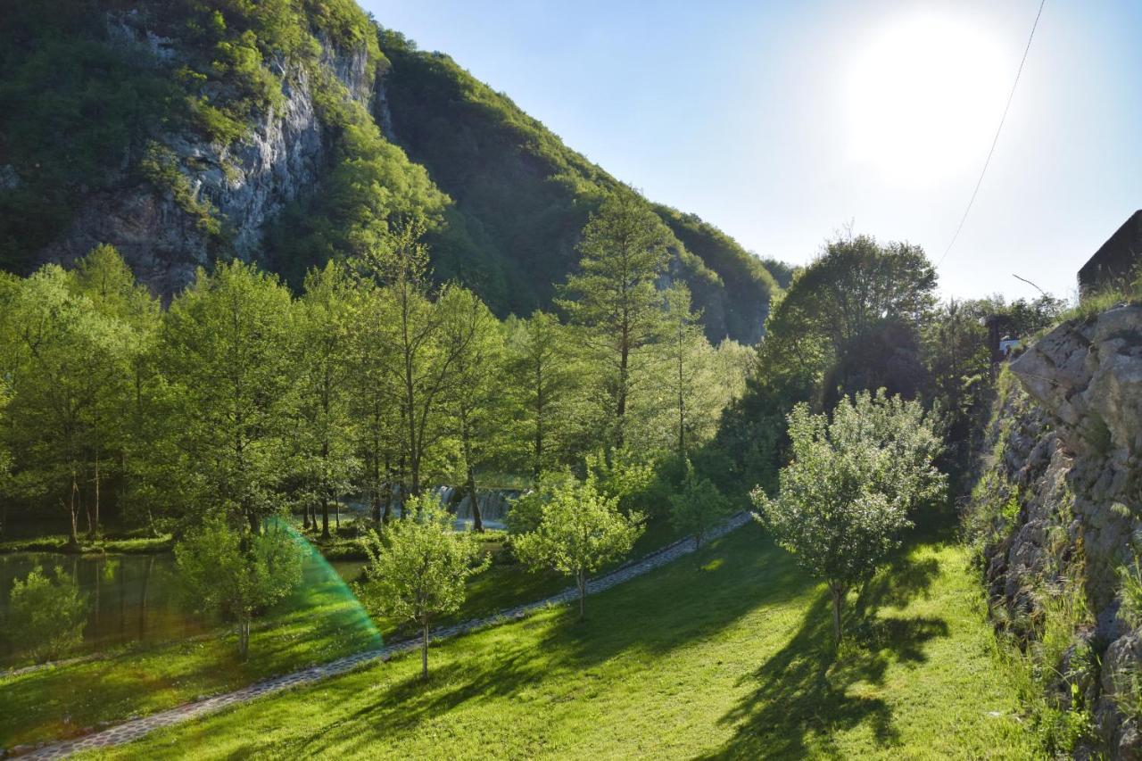 Motel Konoba Slapovi Jajce Exterior foto