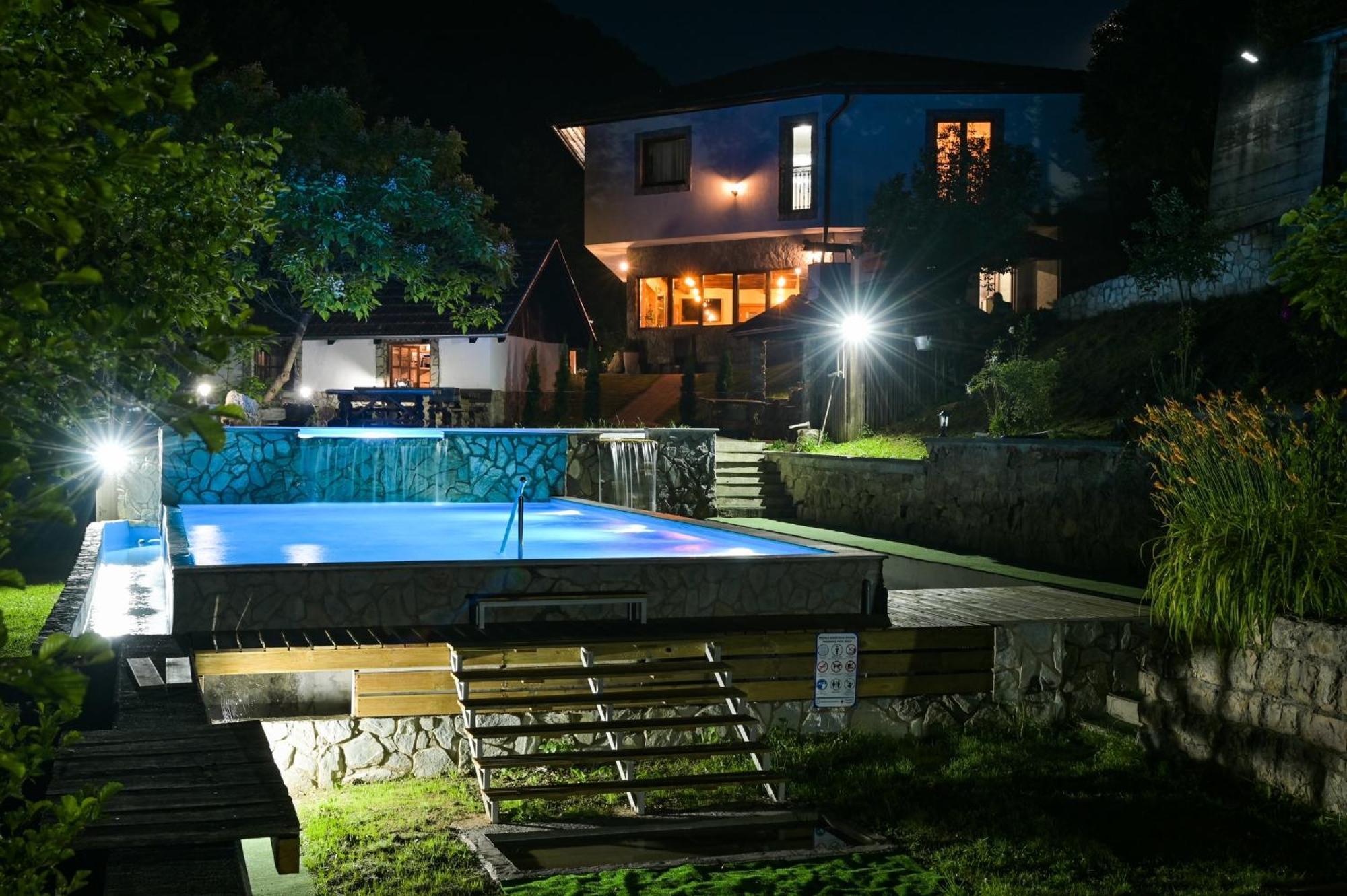 Motel Konoba Slapovi Jajce Exterior foto
